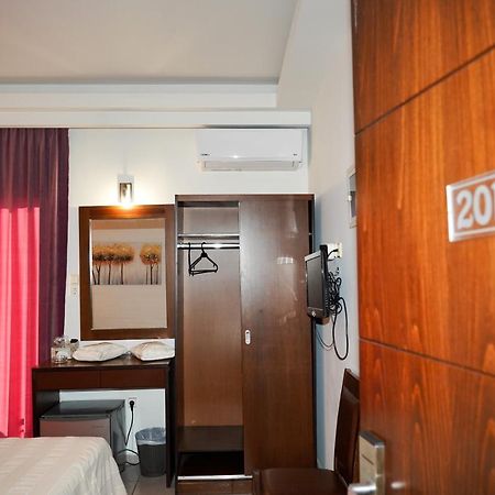 Hotel Selini Agrinio Esterno foto