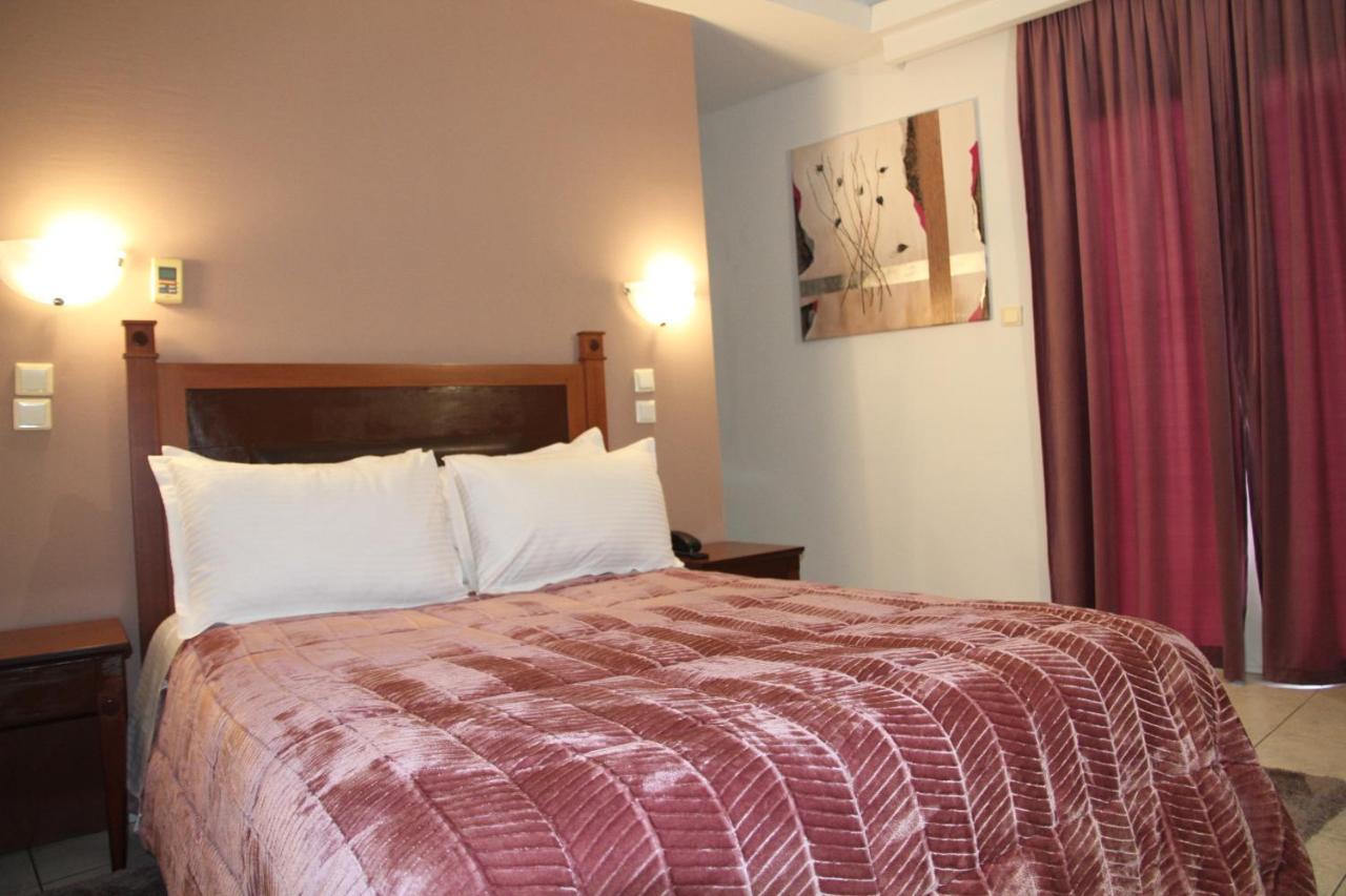 Hotel Selini Agrinio Esterno foto