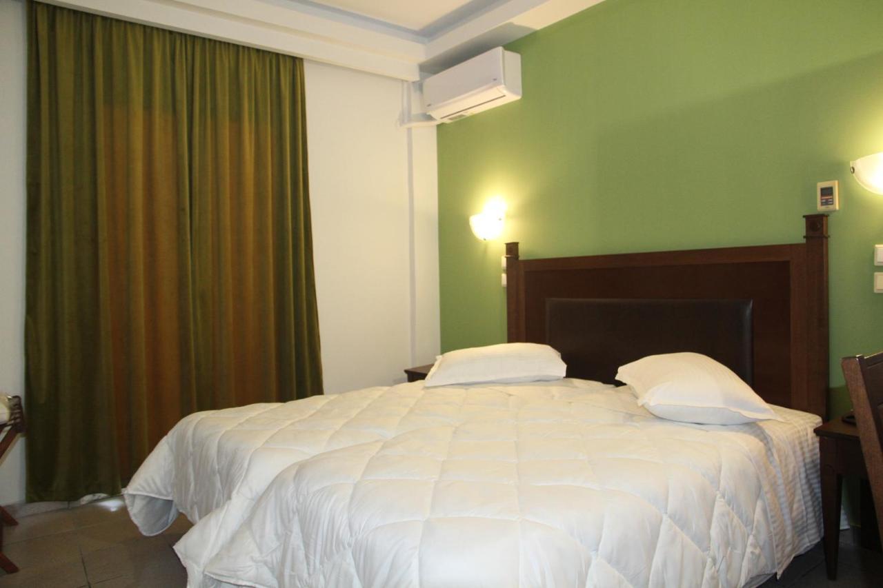 Hotel Selini Agrinio Esterno foto