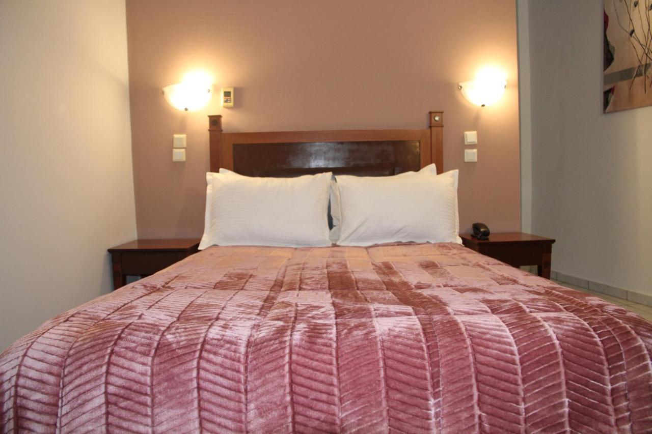 Hotel Selini Agrinio Esterno foto
