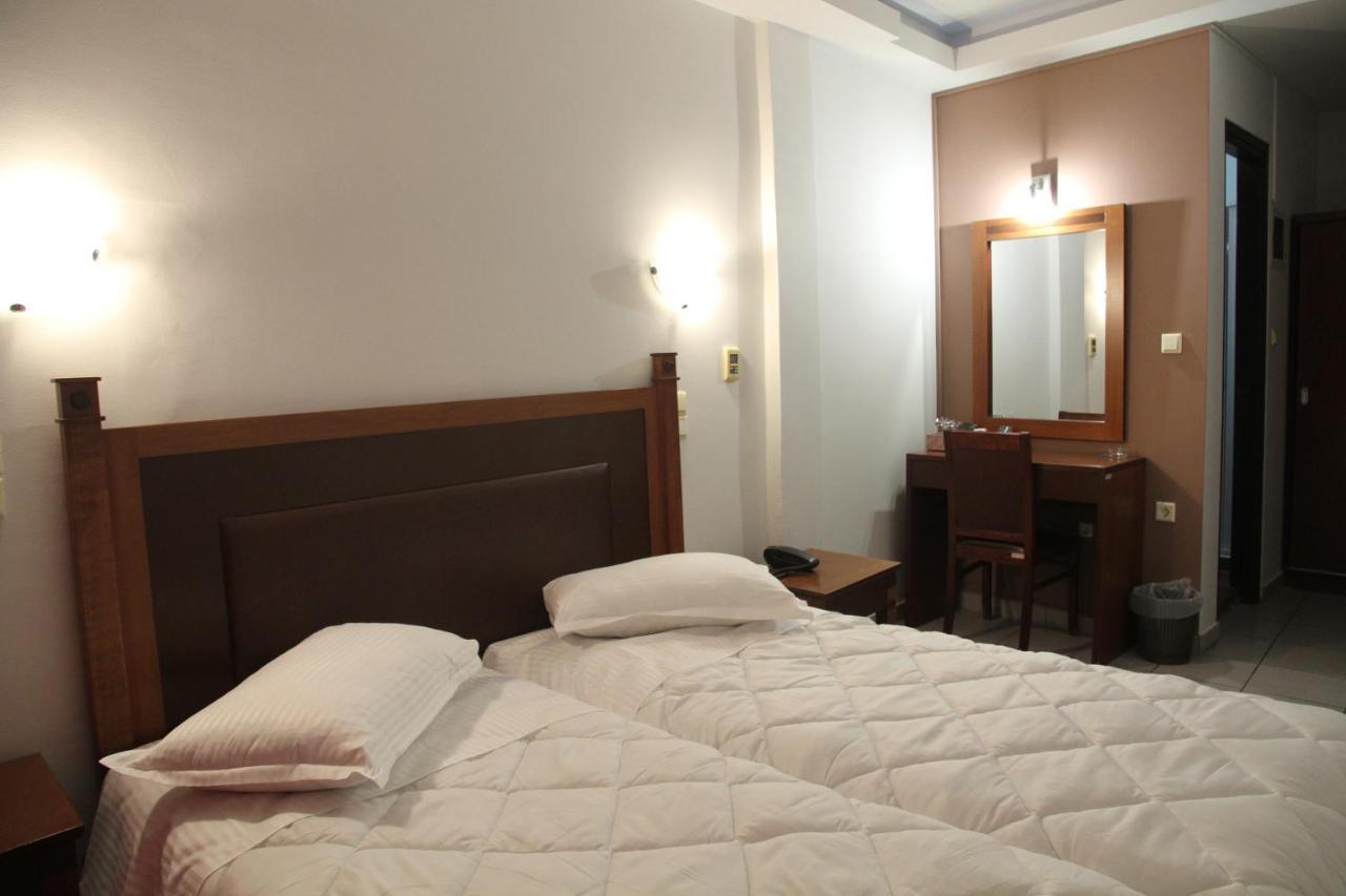 Hotel Selini Agrinio Esterno foto