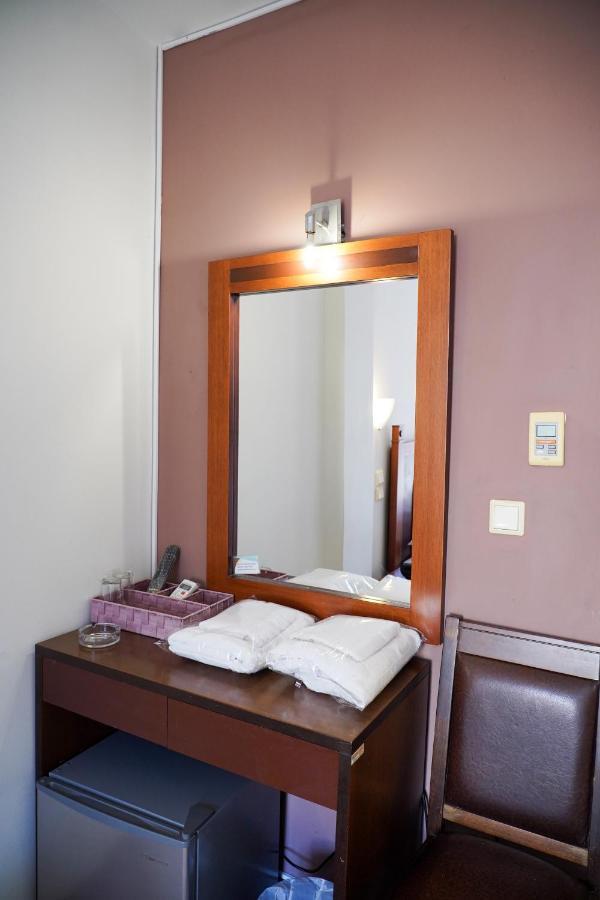 Hotel Selini Agrinio Esterno foto