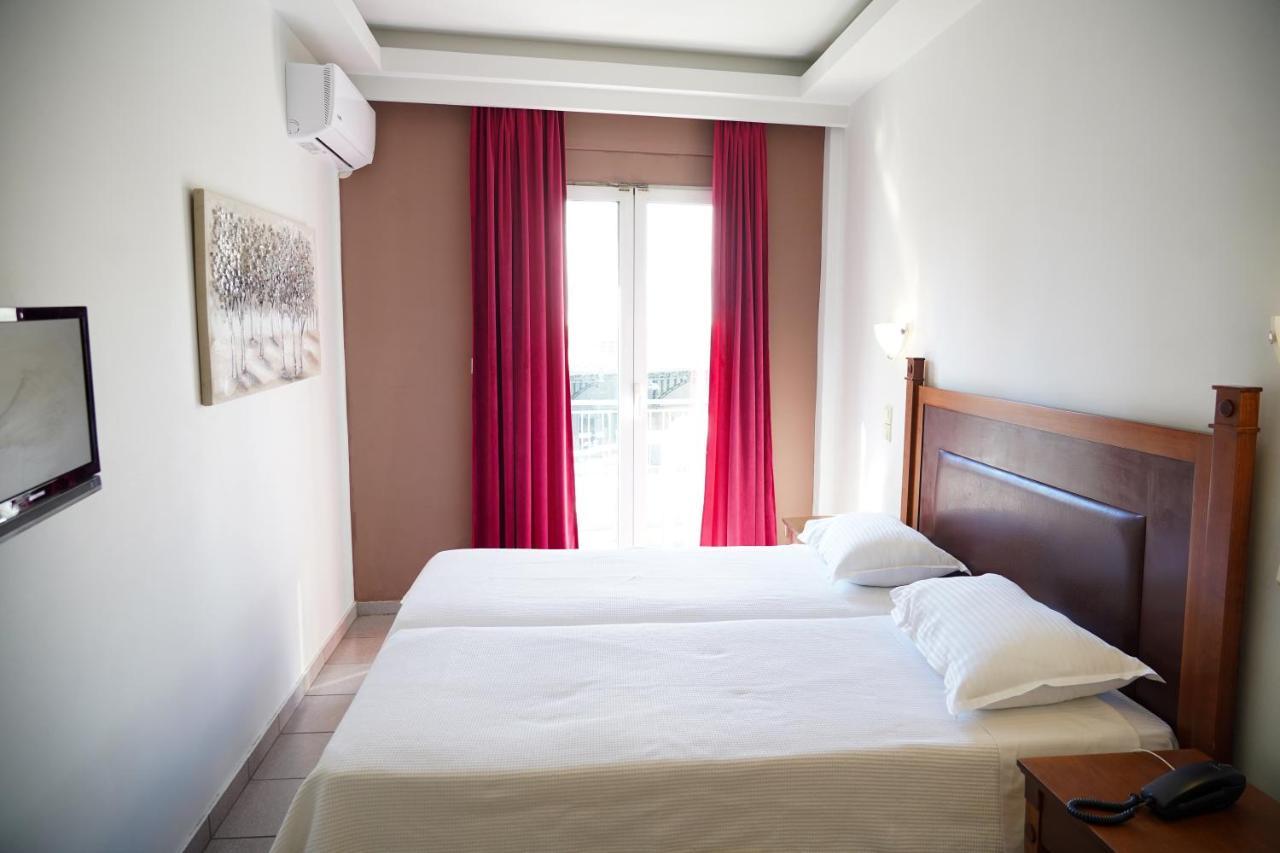 Hotel Selini Agrinio Esterno foto