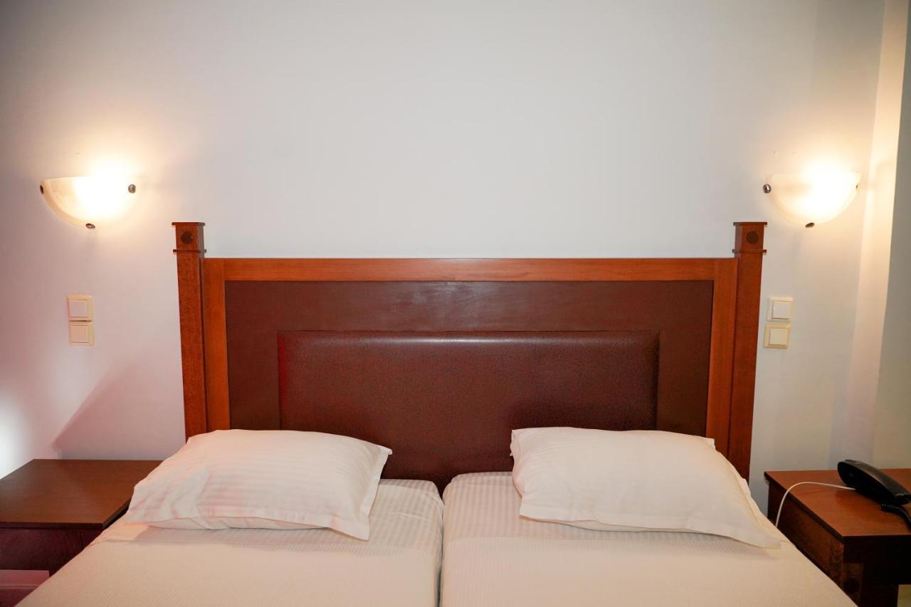 Hotel Selini Agrinio Esterno foto
