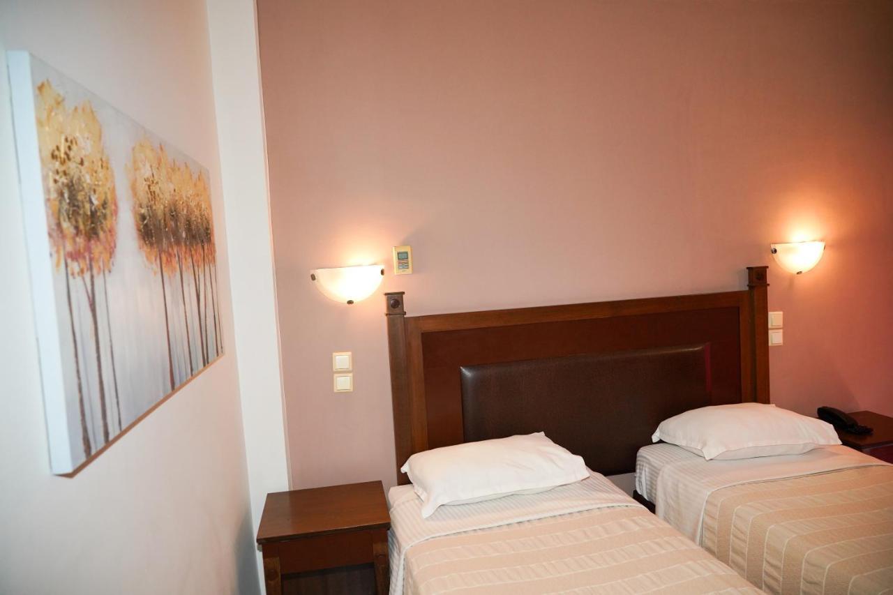 Hotel Selini Agrinio Esterno foto