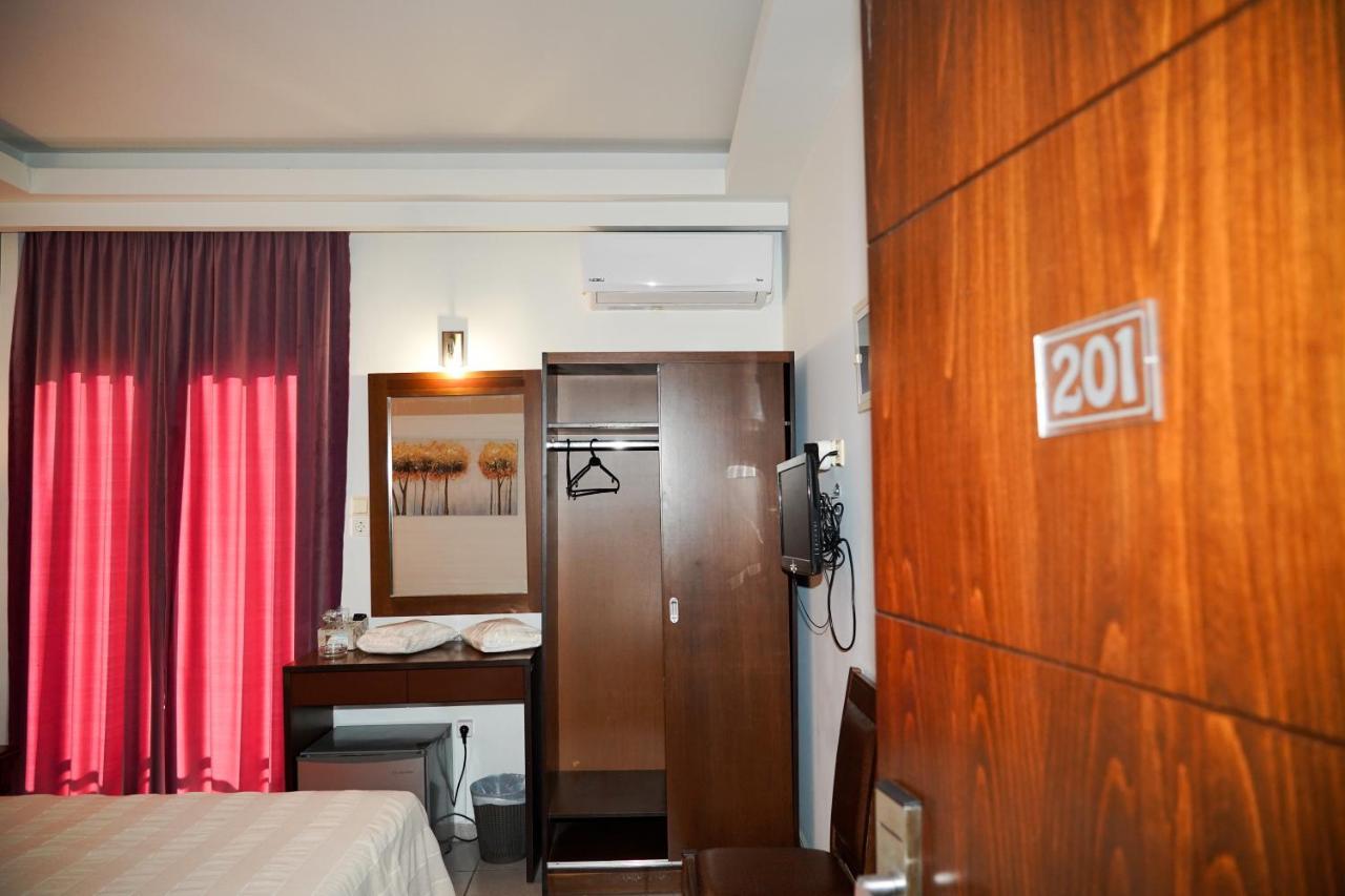 Hotel Selini Agrinio Esterno foto